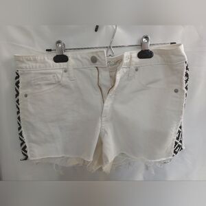 Universal Thread Cream Jean Shorts with Black Pattern